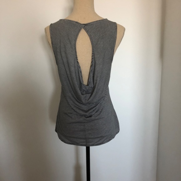 🦋2/$30 Club monaco striped tank - Picture 3 of 3